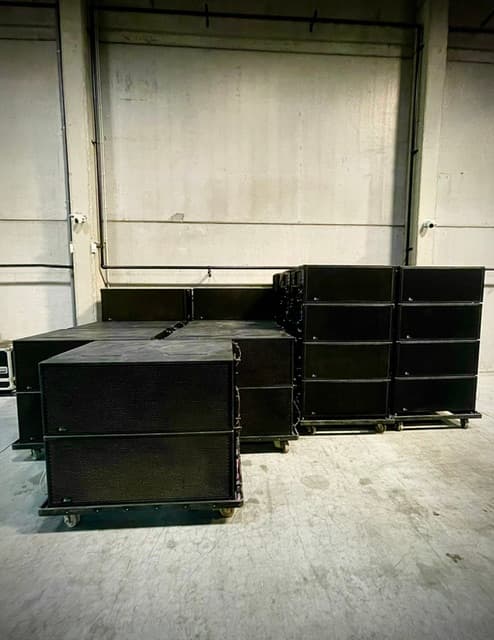Meyer Sound Leo M Touring Kit