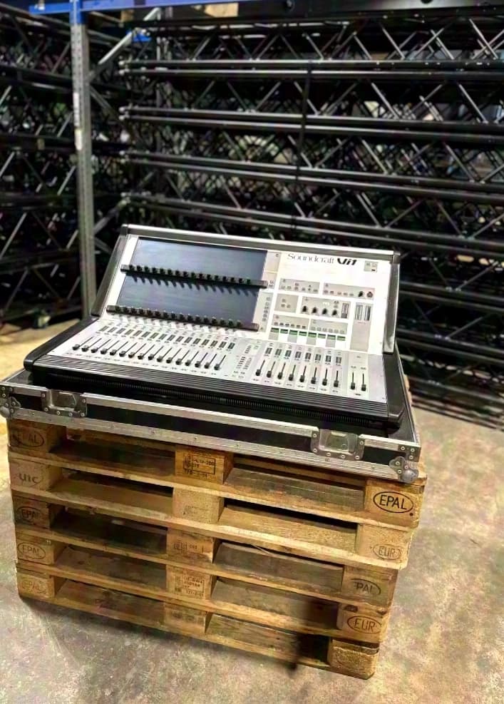 #71 Soundcraft VI1 Mixing Console