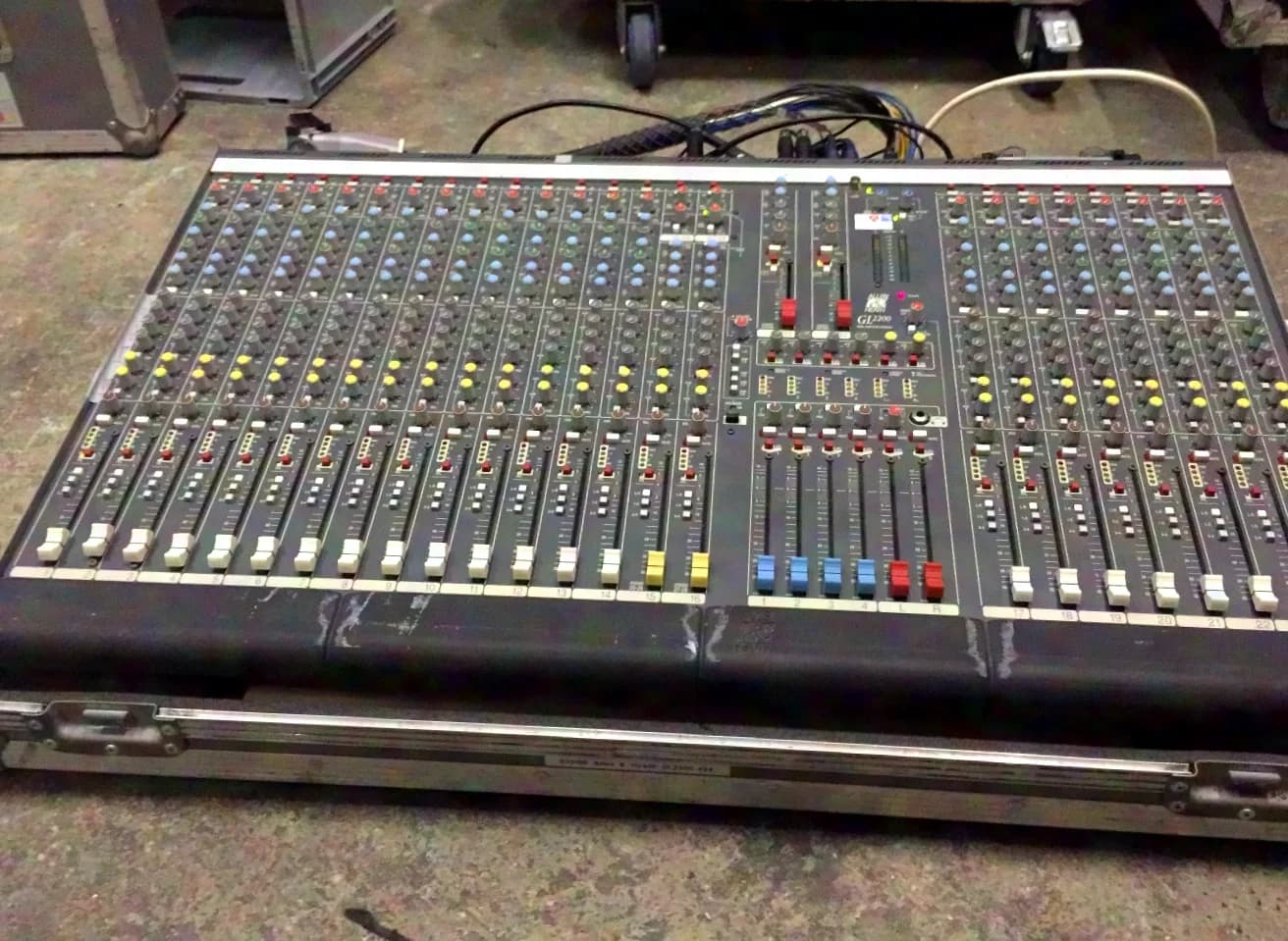 Allen & Heath GL 2200 - 424