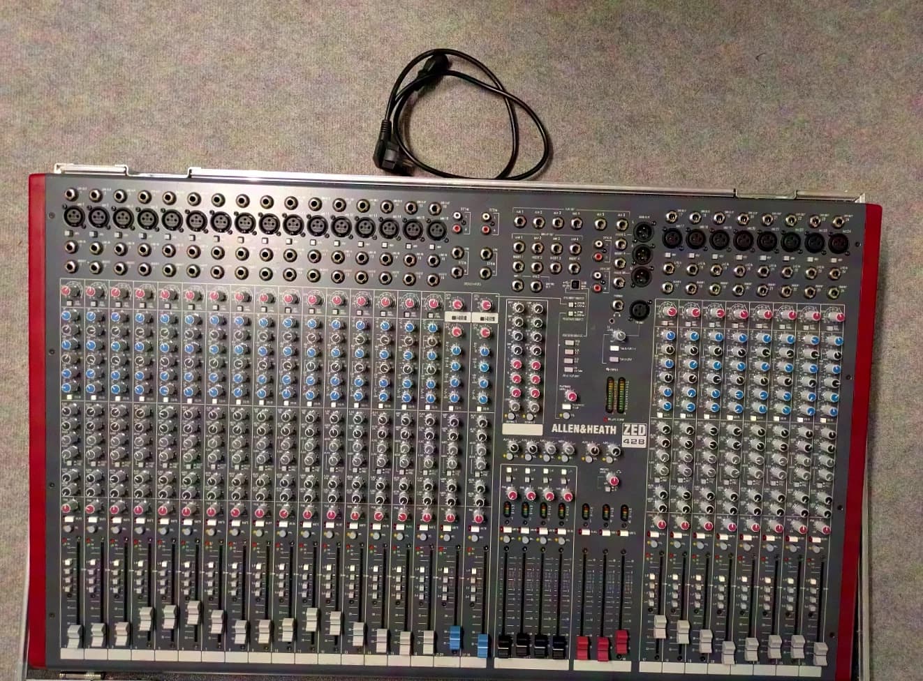 Allen & Heath ZED-428 mixing console