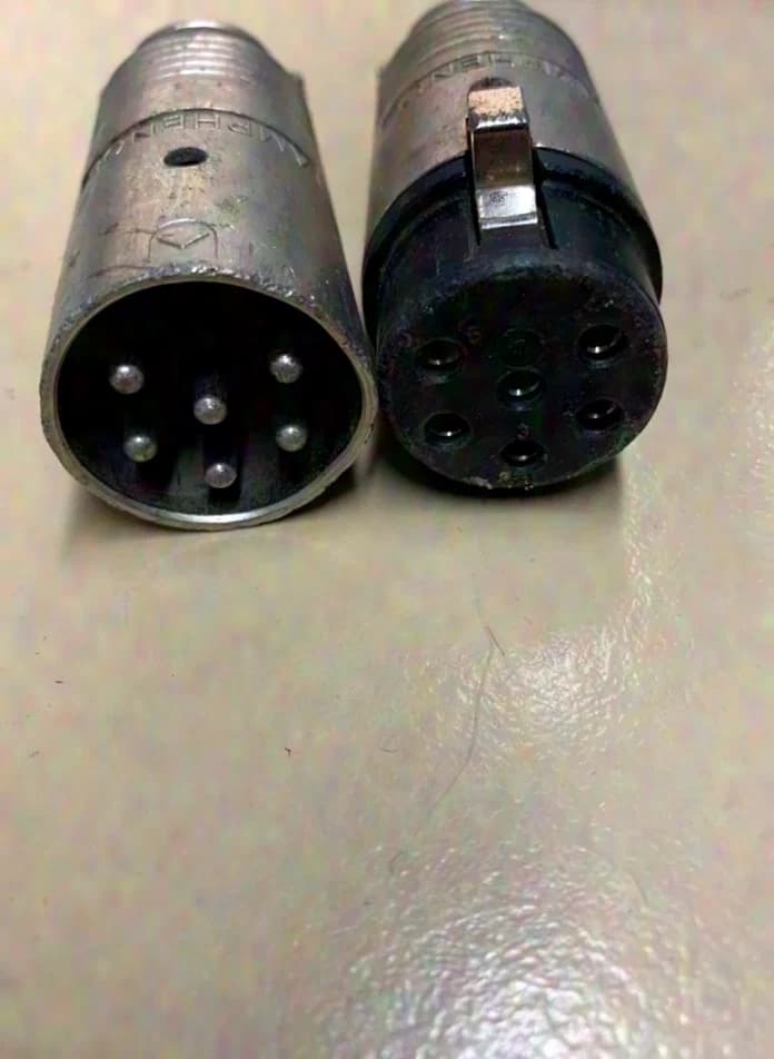 Amphenol EP6 M connector