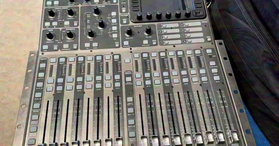 Behringer X 32 Producer - 1