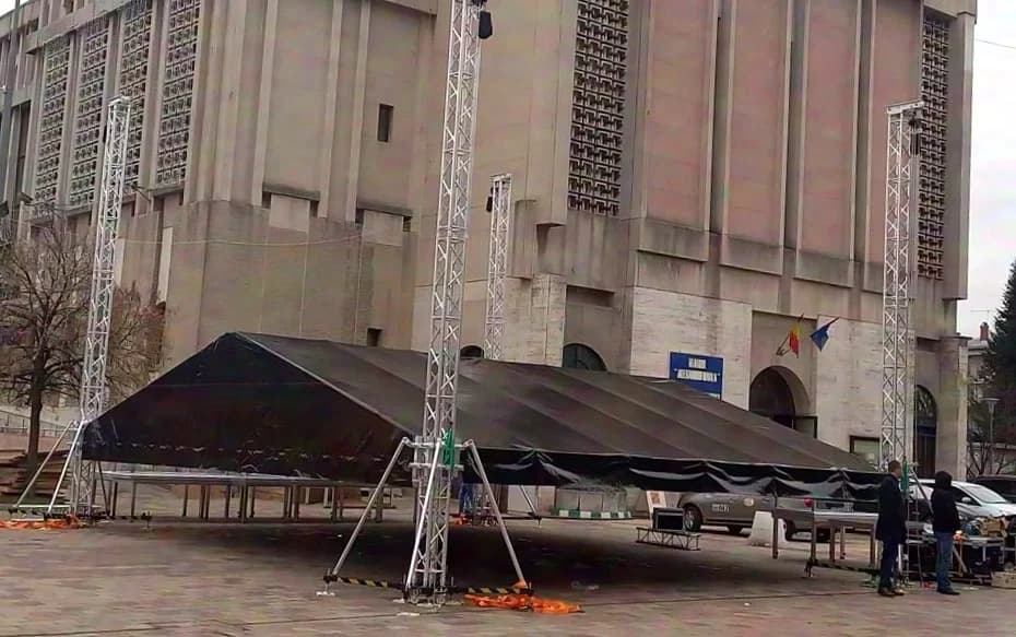 DSE STAGE ROOF 10MX8MX7M