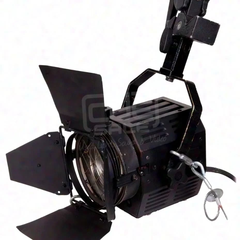 DeSisti Magis 650W Fresnel