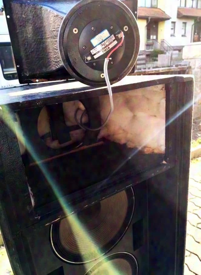 EV / JBL Speakers