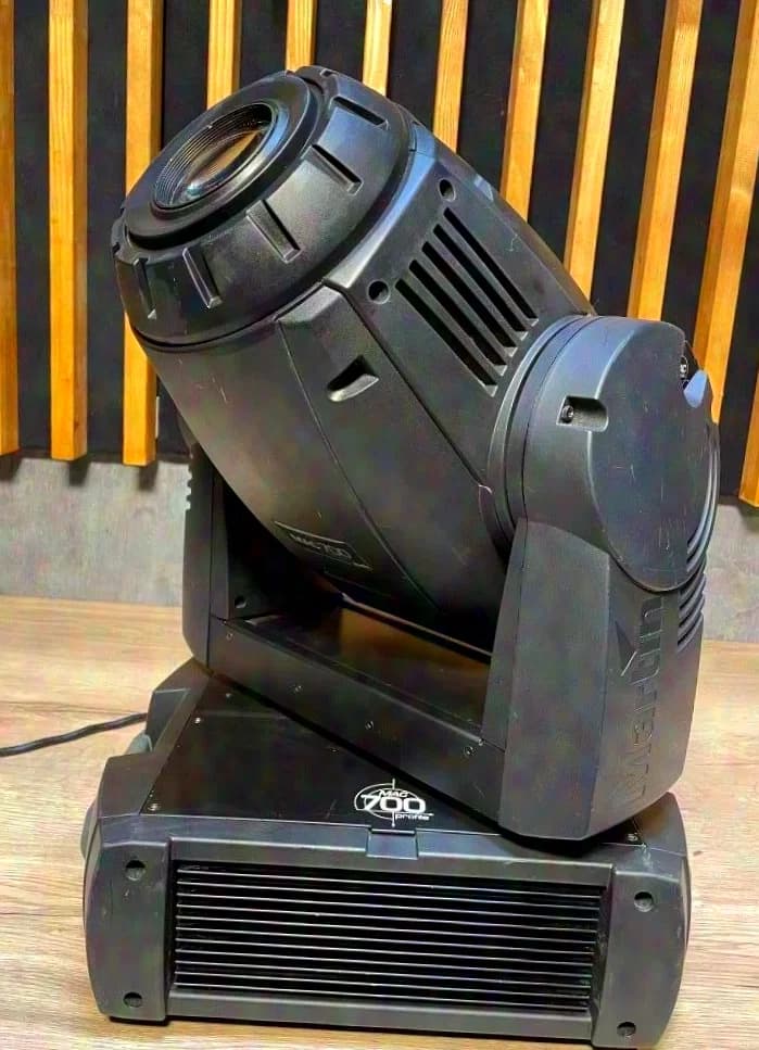 Martin MAC 700 Profile