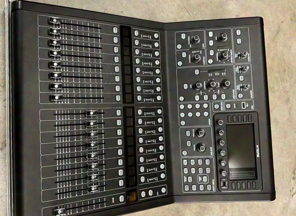 Midas M32 R "Console 4"