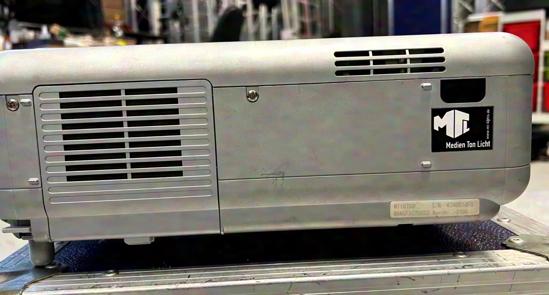 NEC MT 1075