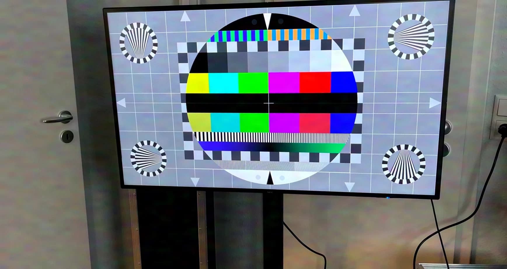 NEC Multisync V484