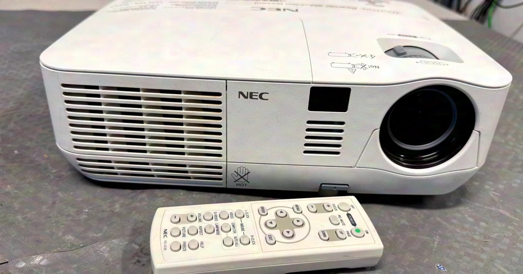 Nec V260WG