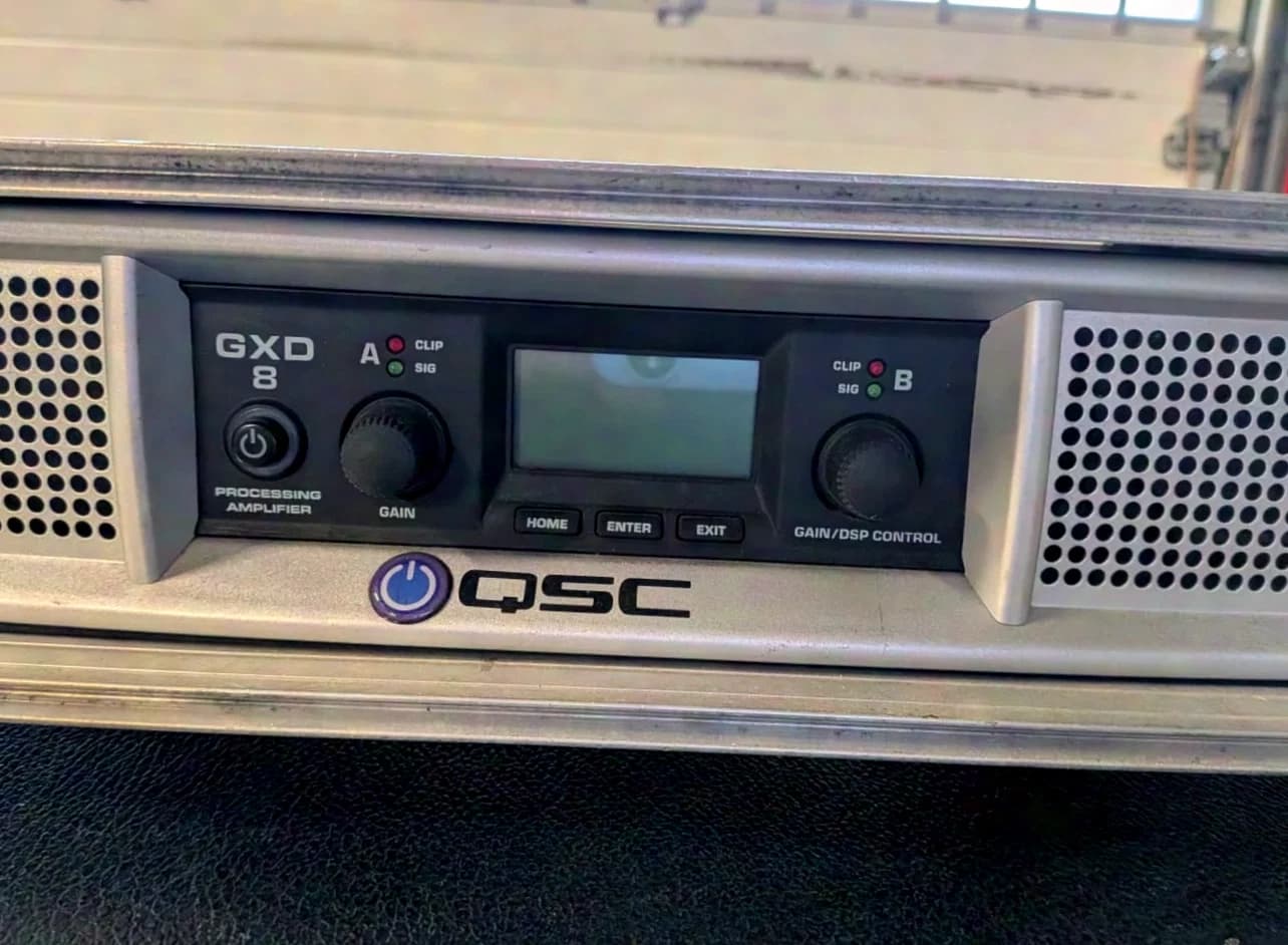 QSC GXD 8 in Case