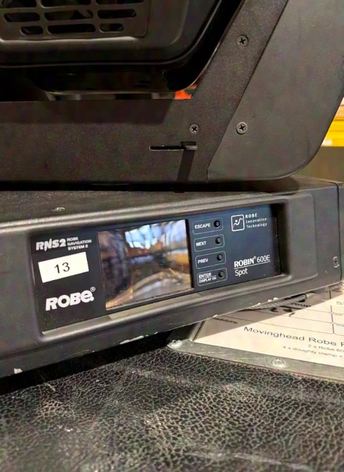 Robe 600e spot + case