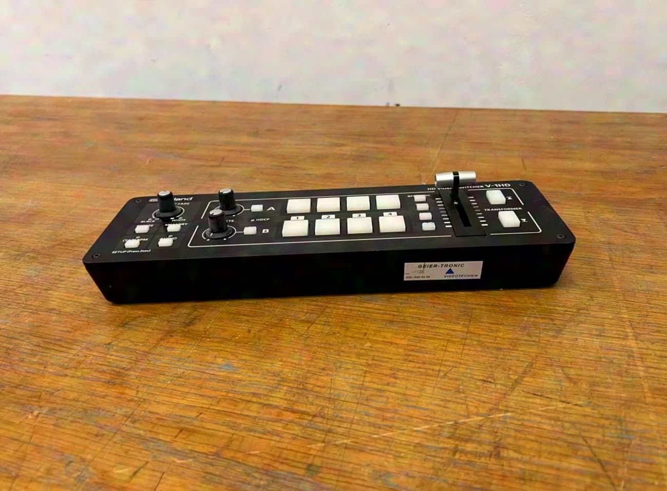 Roland V-1HD