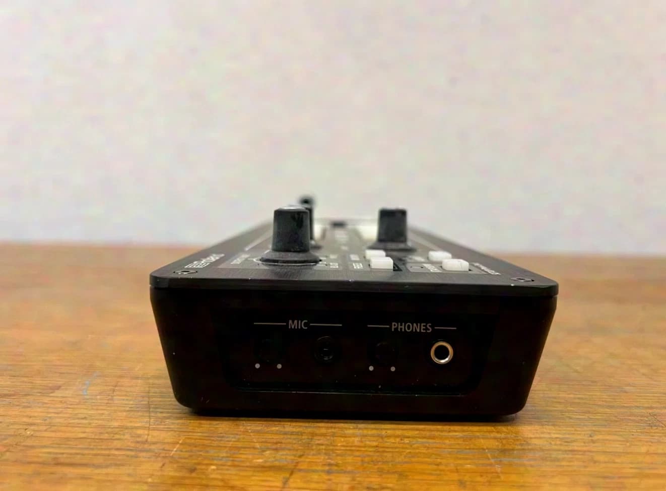 Roland V-1HD