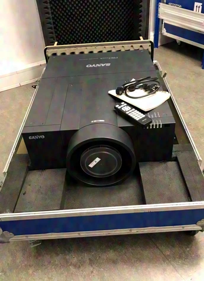 Sanyo PLC-XF1000