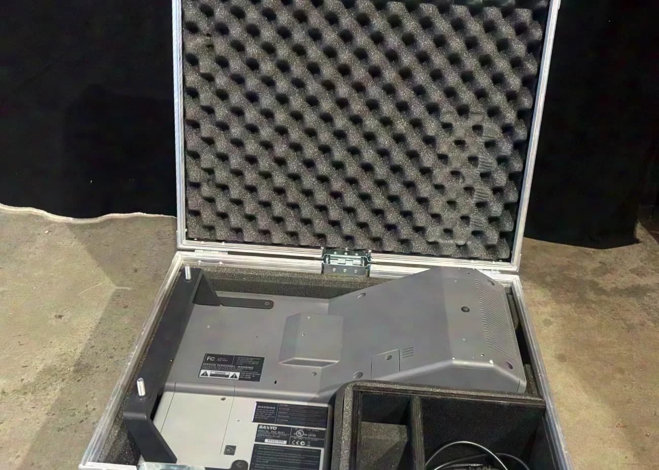 Sanyo PLC-XL51 incl. Case