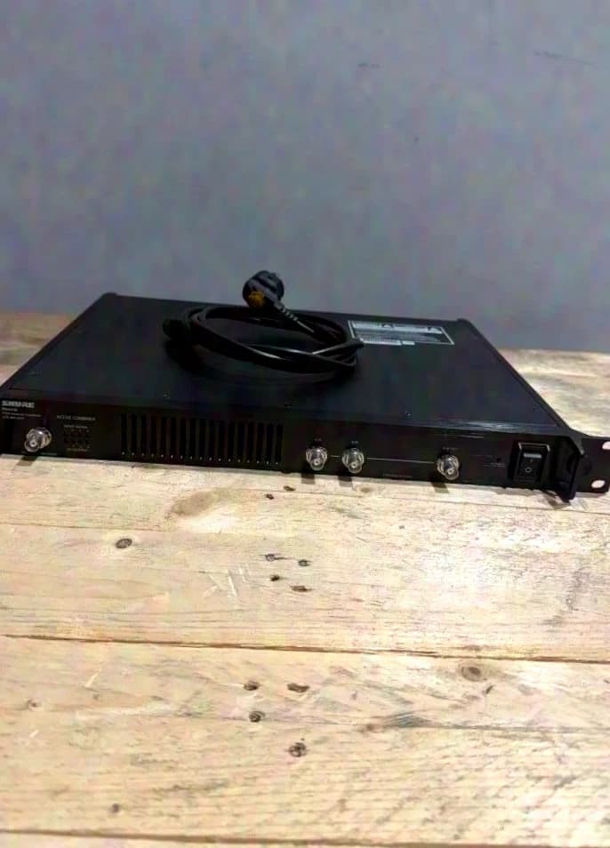 Shure PA421B Active Combiner