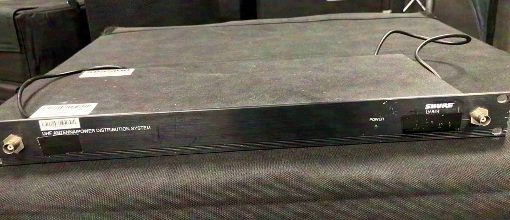 Shure UA844 Antenna Splitter