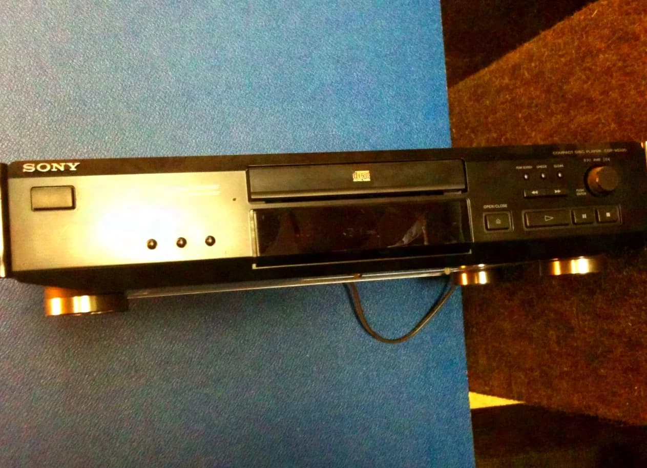 Sony CD Player CDP-XE 220