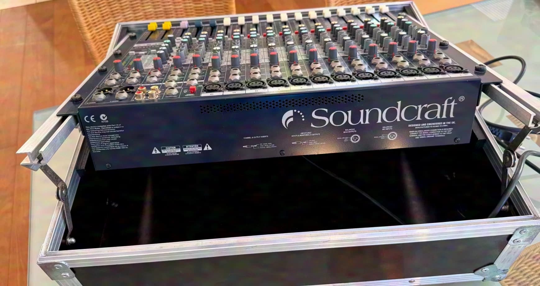 Soundcraft EFX12 Mixing Console