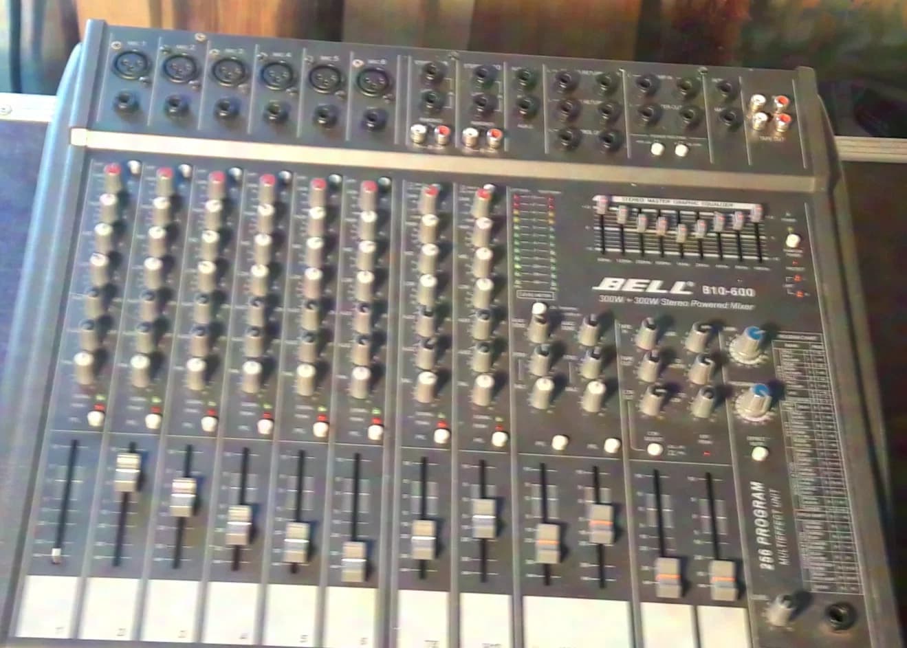 TON BELL B 10600 powered mixer