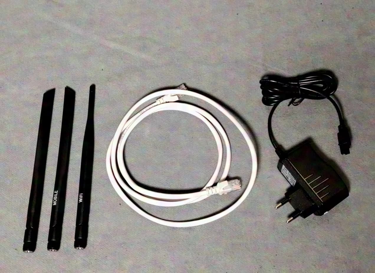 Teltonika RUT 240 LTE Router