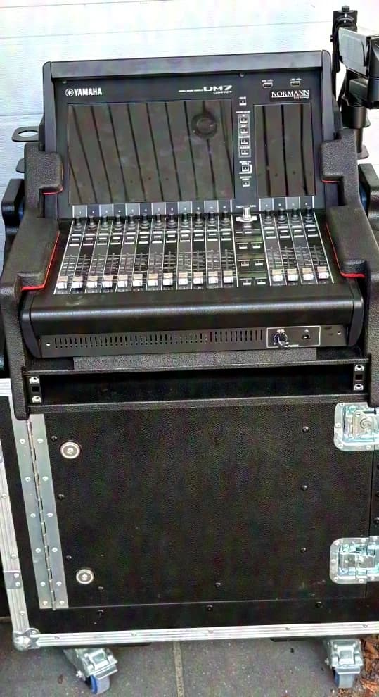 YAMAHA DM7c