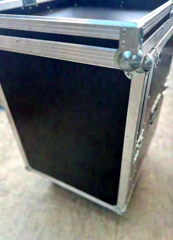 16- 18 HE 19" Professional Rolling Rack Case – NEU Rackcase