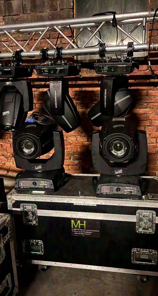 19x Clay Paky Alpha Profile 800 ST Moving Head