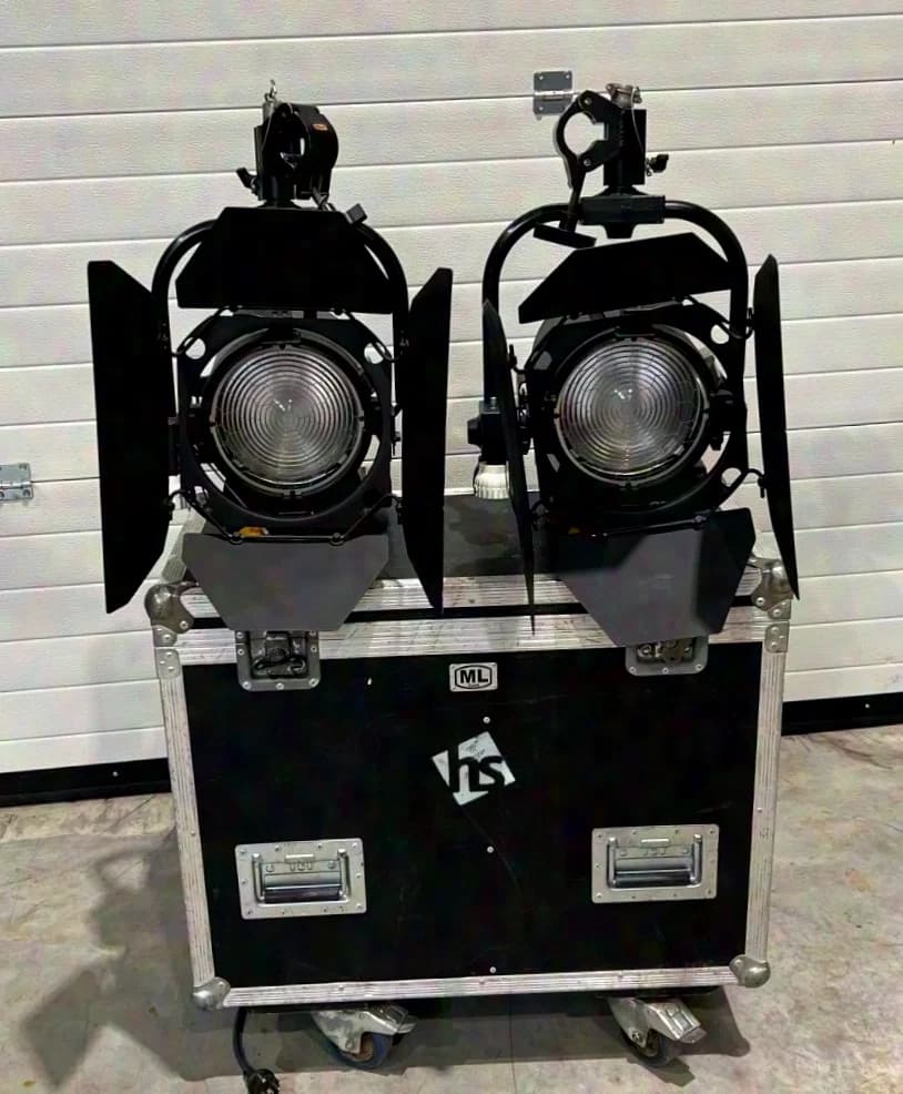 2 x ARRI - True Blue ST1 P.O. - black - Fresnel spotlight in 2-way ML-Case