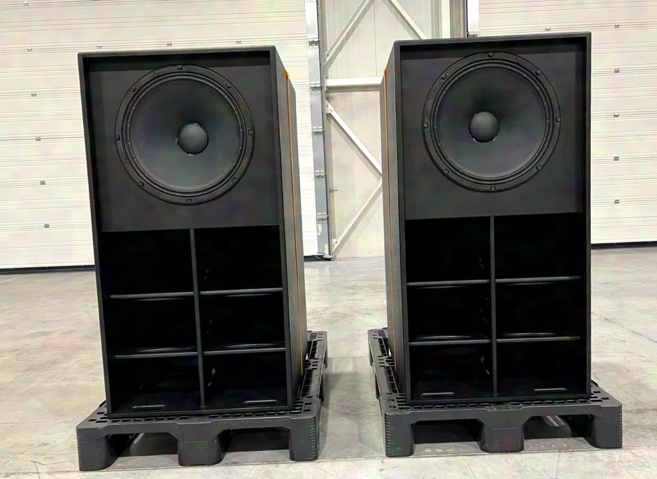 2x 18" Scoop Bass Horn 1000W RMS Celestion FTR18-4080FD