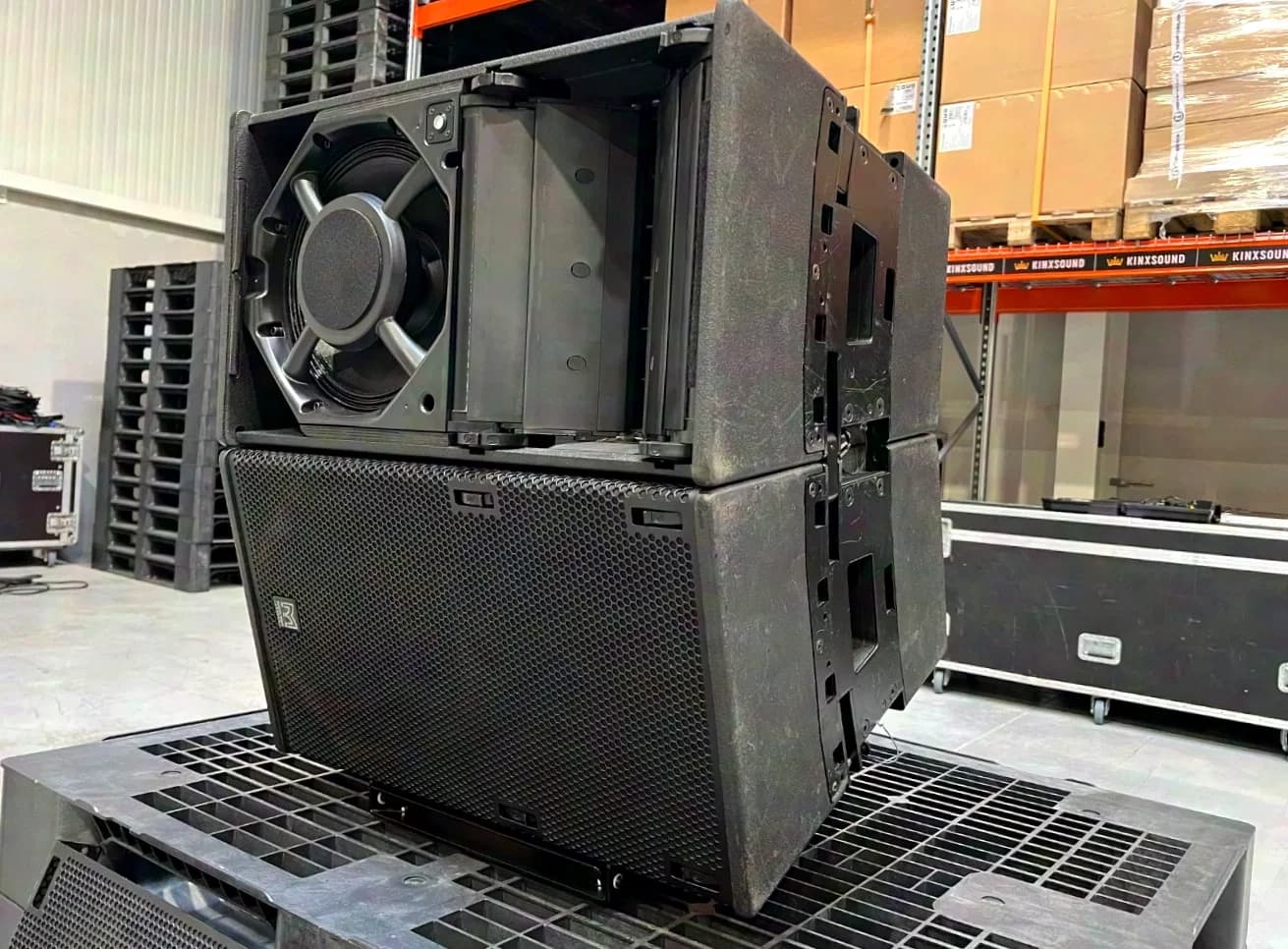 2x Martin Audio TORUS T1215 12"/3x1,4" + 2x Ground Stack