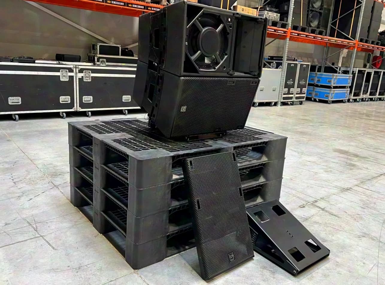 2x Martin Audio TORUS T1215 12"/3x1,4" + 2x Ground Stack
