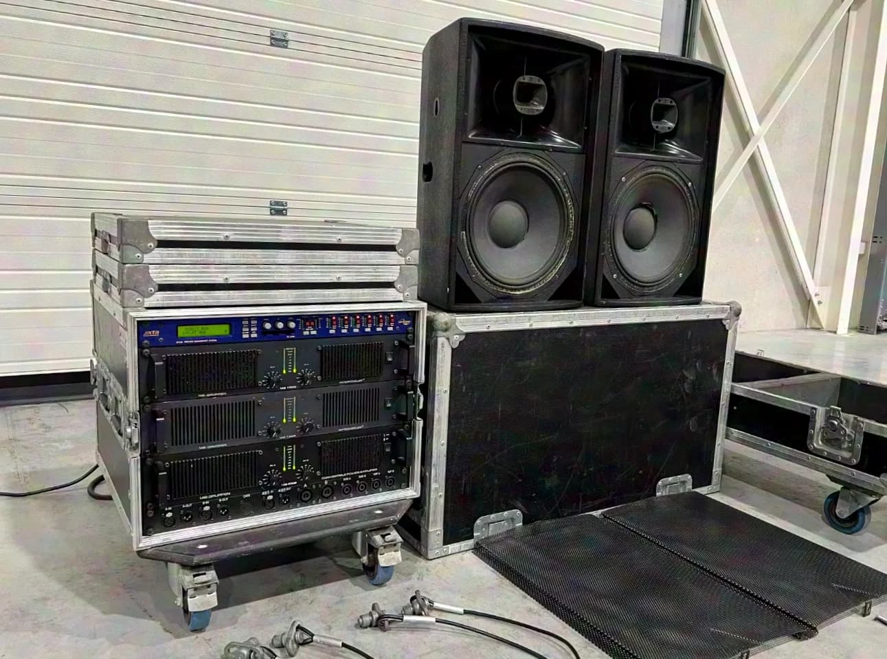 2x Turbosound TCS-612 incl. XTA / Lab.Gruppen amprack
