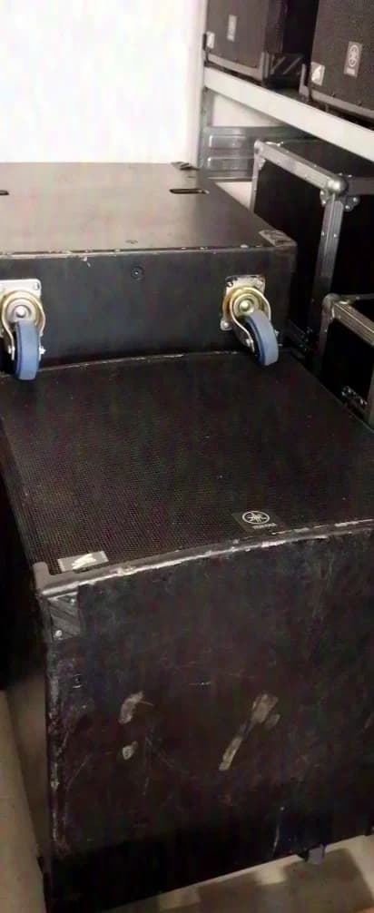 33 pcs. Yamaha Pro Audio Speakers & 8 pcs. Amps Yamaha IF Series TX Series Powersoft