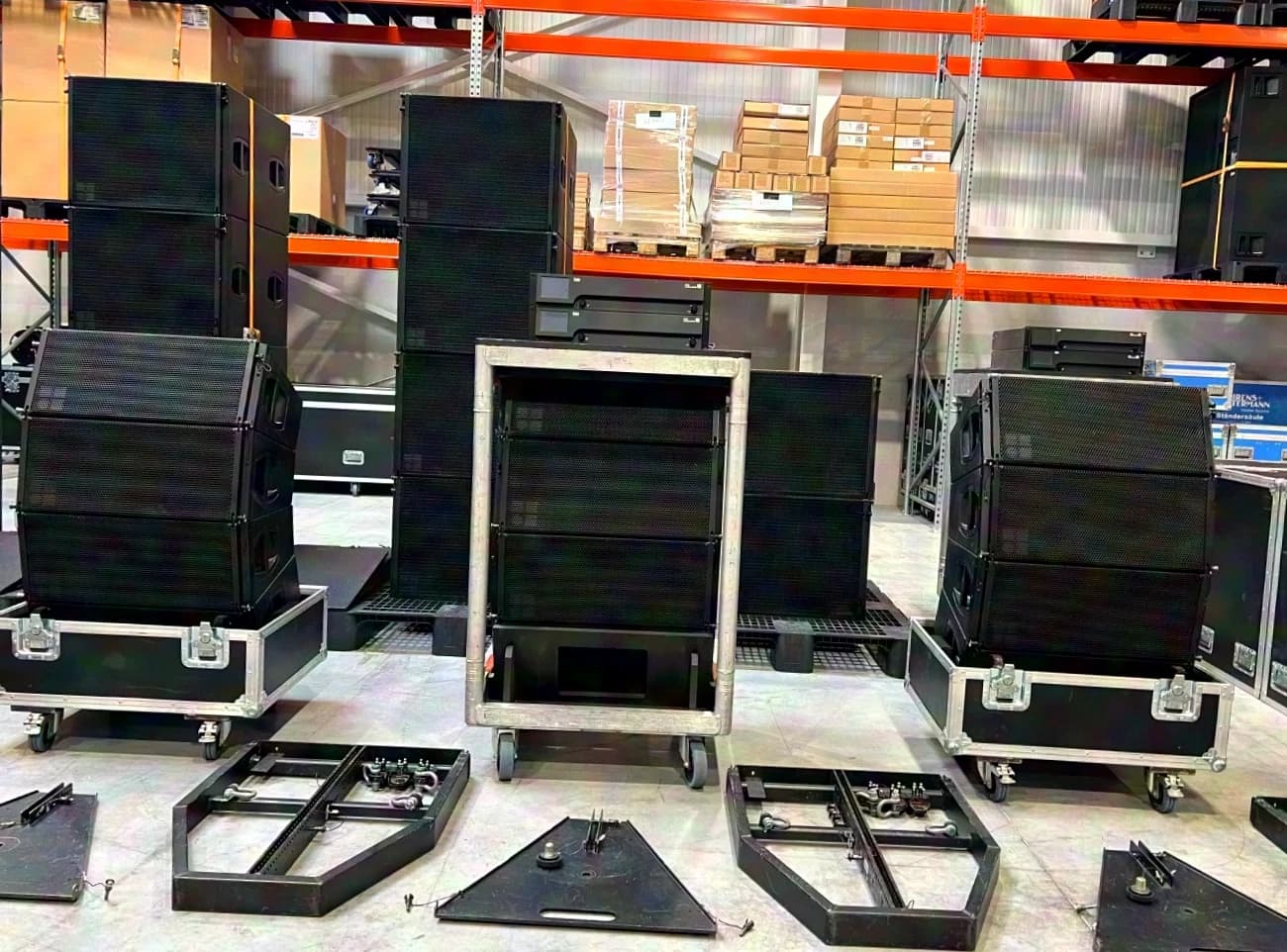 36x d&b audiotechnik: 16x Y8/Y12 16x Y-SUB 4x D80 rigging