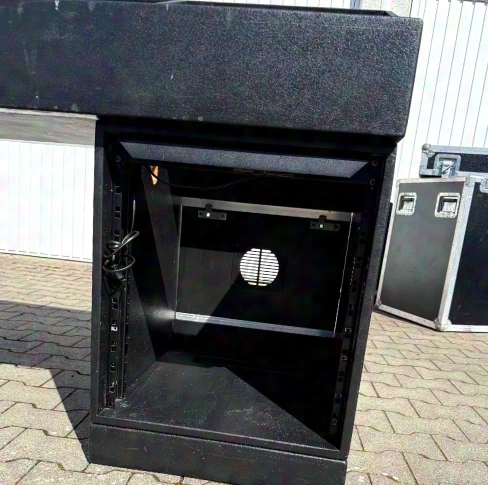 3 Cases + Console by TARM - Show Control Console / DJ Stand