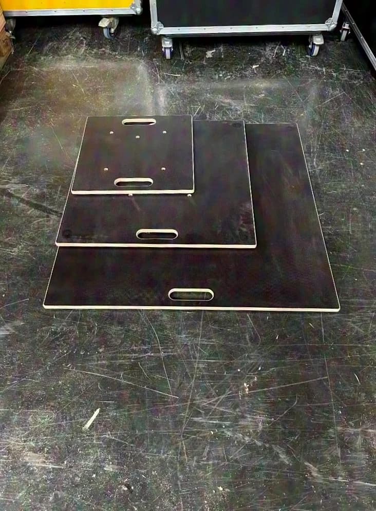 44 GT-Stage truss base plates in various sizes