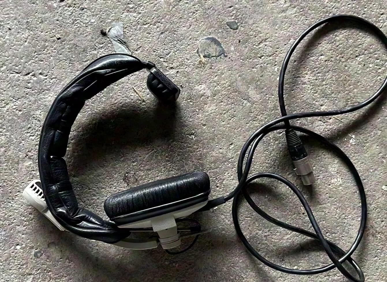 #52 Axxent MS100 Intercom Masterstation incl. headphones
