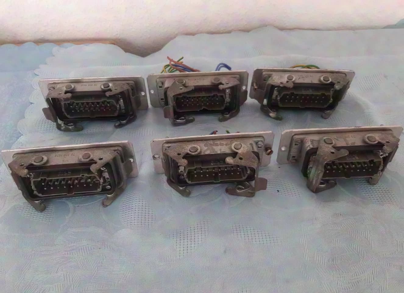 6 Harting HAN16 hood housings with HAN16E pin insert in mounting plate
