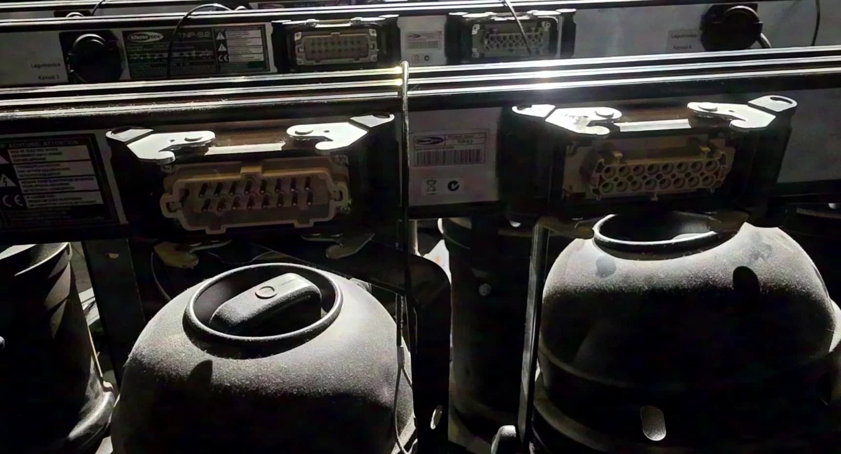 6-bar Par 64 -> 6 units available