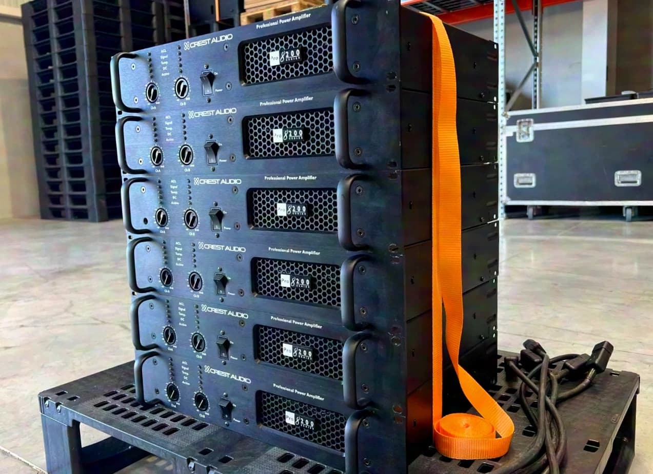 6x Crest Audio Pro 8200 2x2250W/2Ohm amplifier