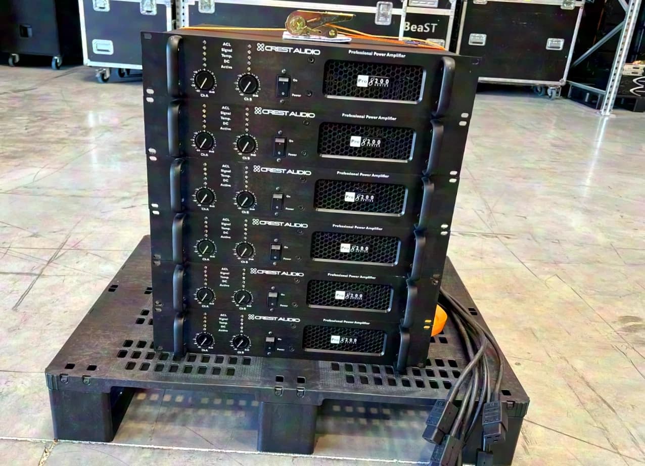 6x Crest Audio Pro 8200 2x2250W/2Ohm amplifier