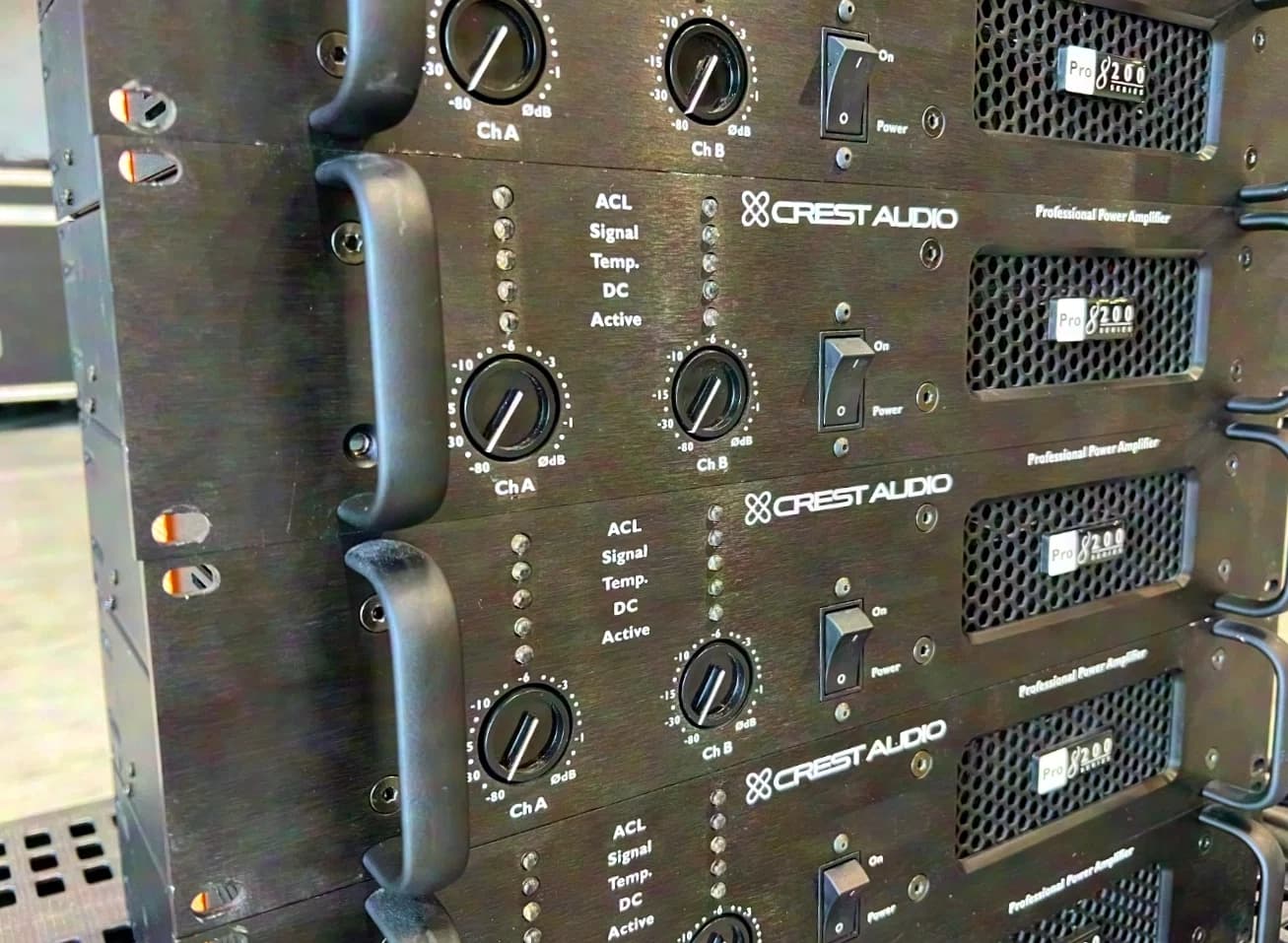6x Crest Audio Pro 8200 2x2250W/2Ohm amplifier