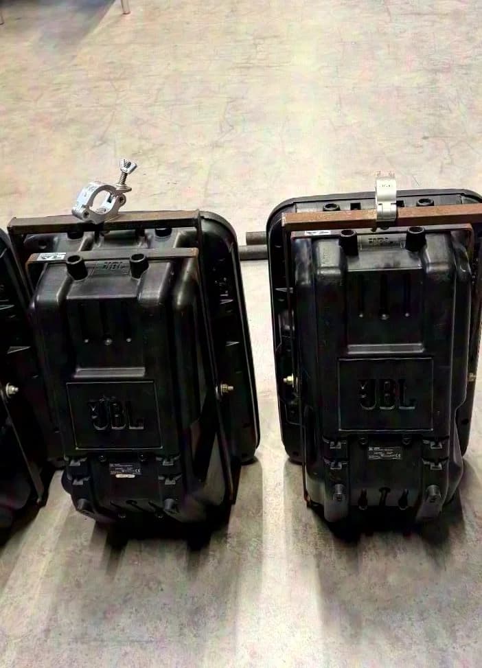 8X JBL Eon 1500 speakers with accessories