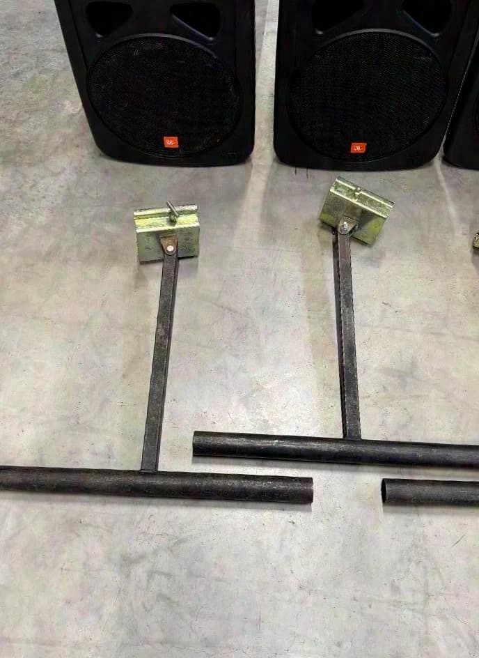 8X JBL Eon 1500 speakers with accessories