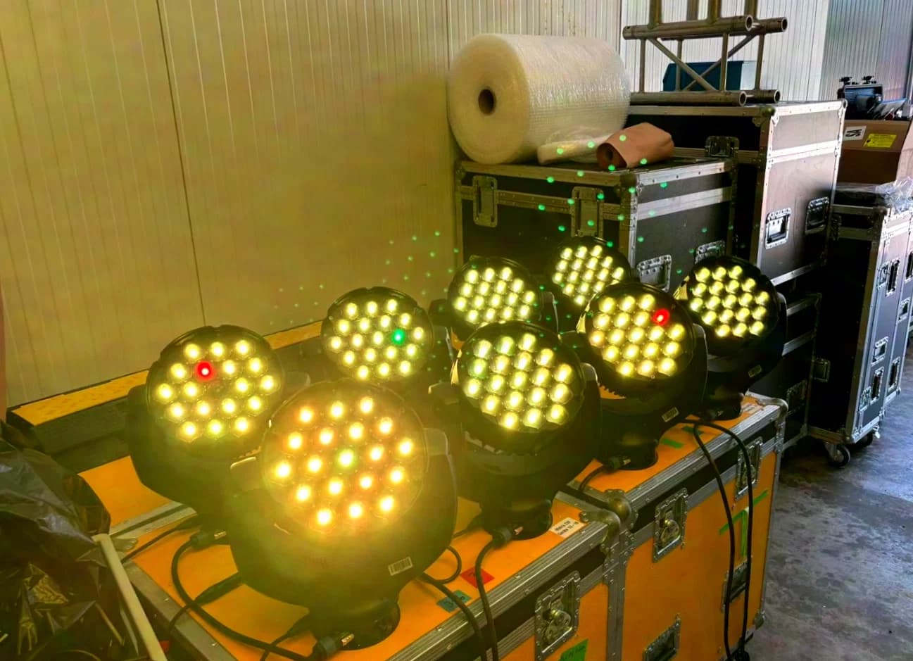 8(9)x GLP X4 Moving Head Wash