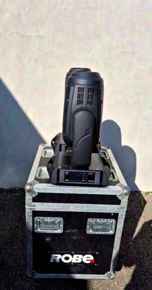 8x Robe Pointe incl. accessories and case