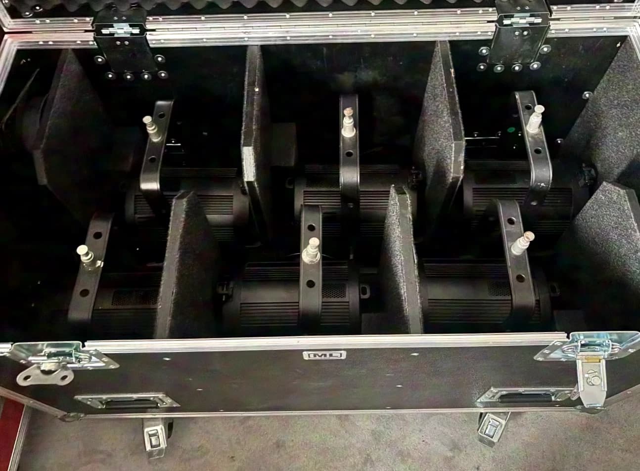 ADJ FR150z 6-piece set in case LED Fresnel