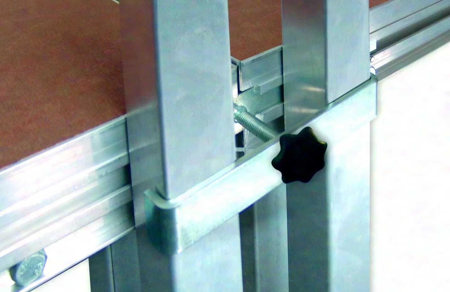 ALLROUND - INDOOR plug-in leg clamps 60x60